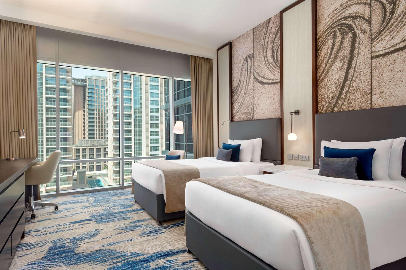 How can I stay cheap in Dubai?